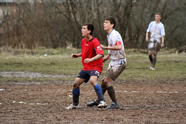 坏消息！鲍威尔膝伤从普通酸痛发展成为髌腱炎 目前已连续缺战3场.